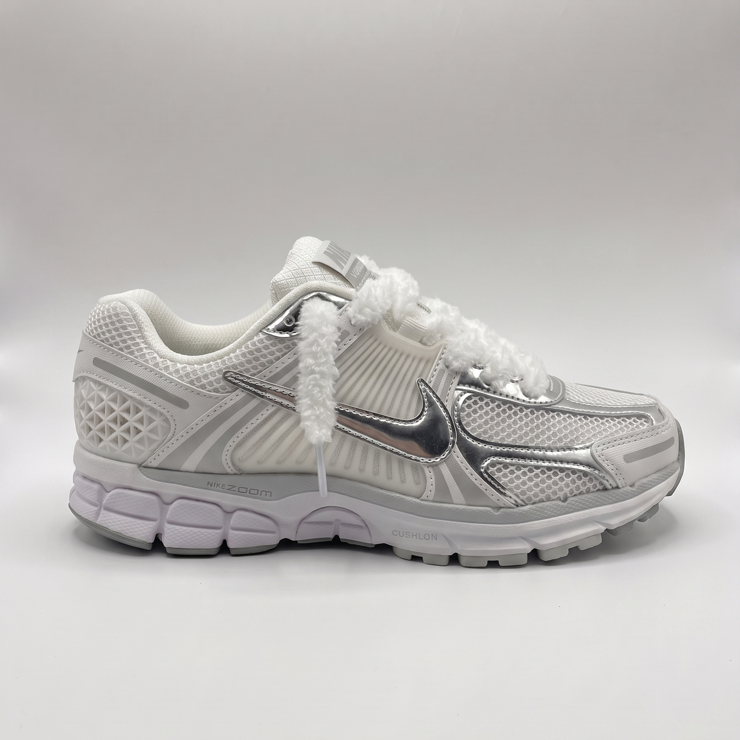 VOMERO 5 | METALLIC WHITE
