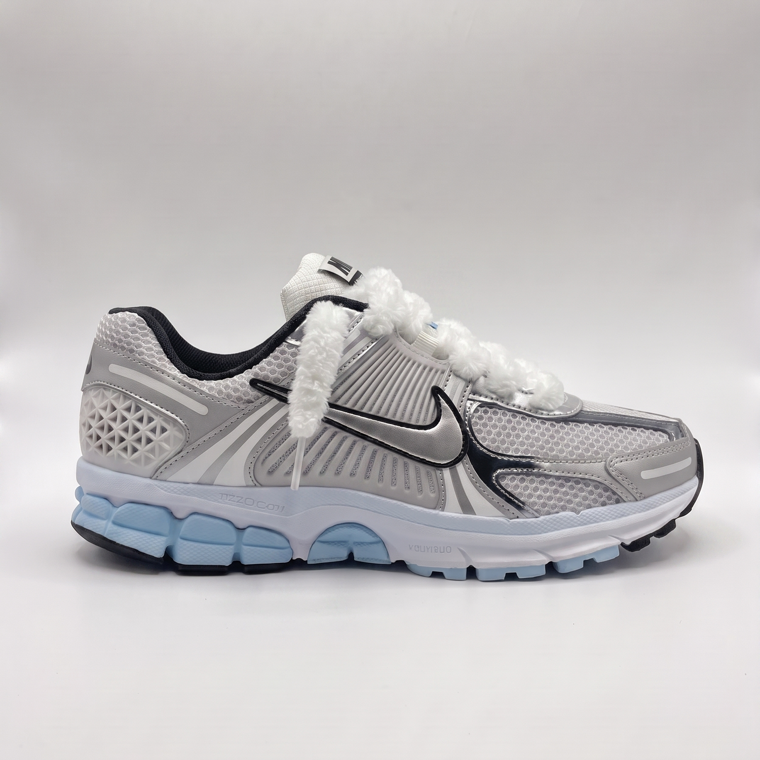 VOMERO 5 | METALLIC BLUE TINT